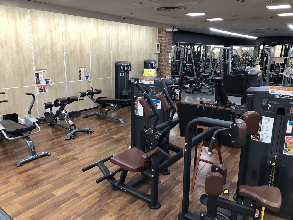 筋トレマシン左